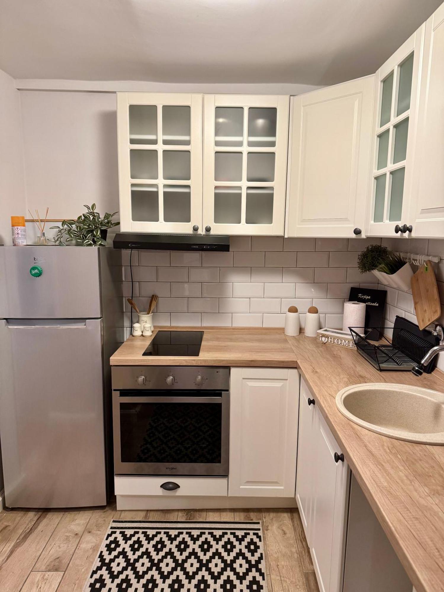 Cozy Haven Apartamento Belgrado Exterior foto