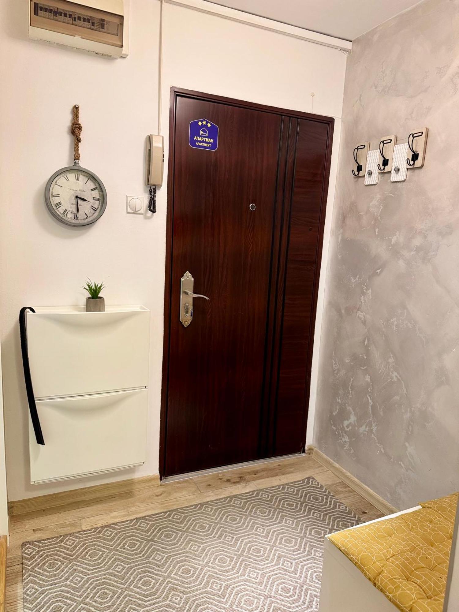 Cozy Haven Apartamento Belgrado Exterior foto